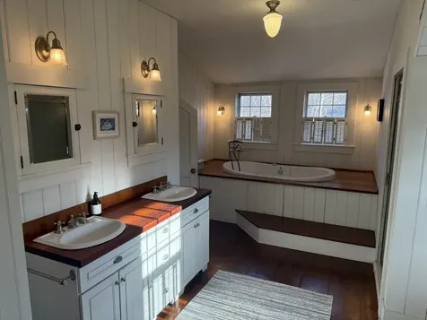 15 Lake Avenue Sunapee NH 03782