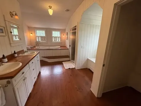 15 Lake Avenue Sunapee NH 03782