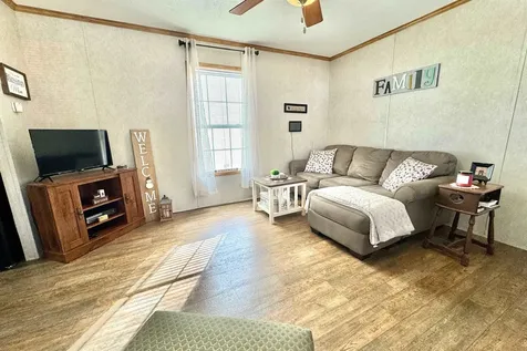 62 Mobile Drive Hudson NH 03051