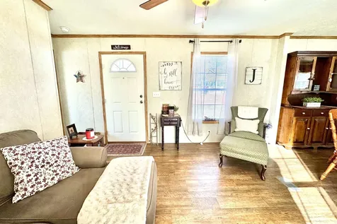 62 Mobile Drive Hudson NH 03051