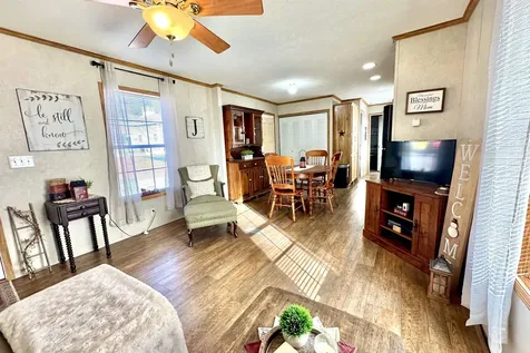 62 Mobile Drive Hudson NH 03051