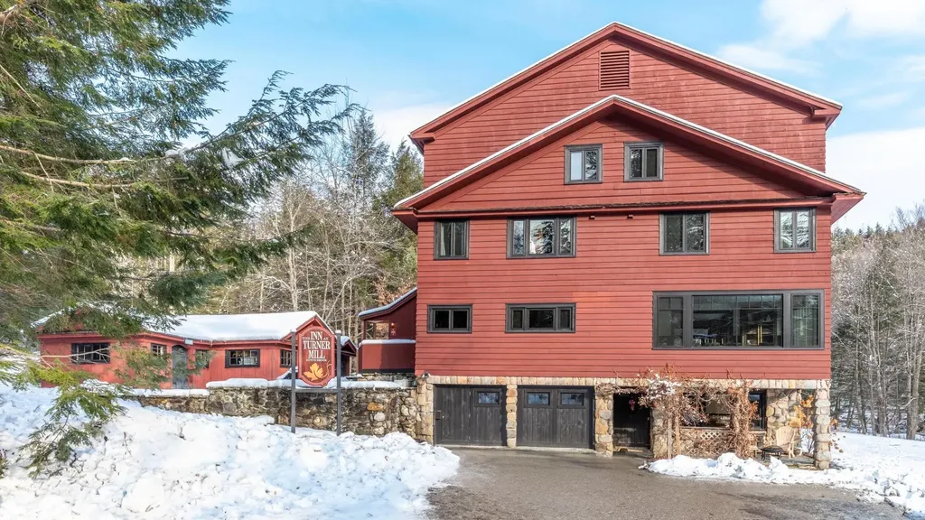 56 Turner Mill Lane Stowe VT 05672