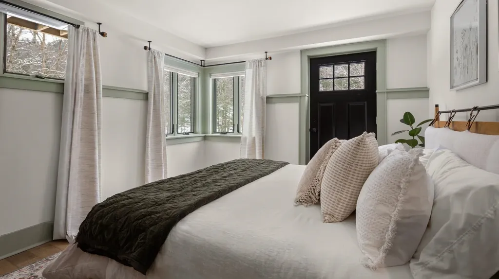 56 Turner Mill Lane Stowe VT 05672