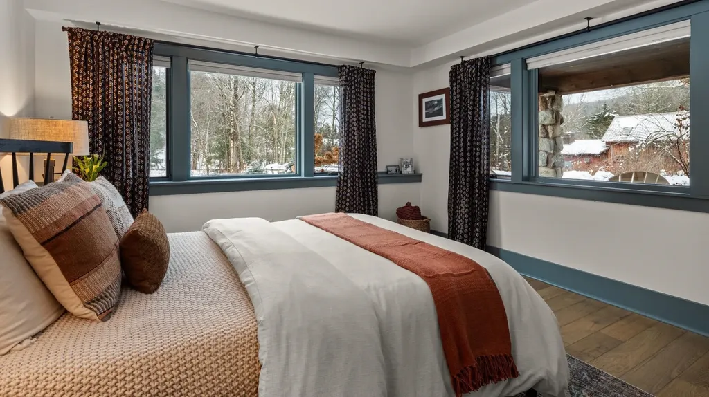 56 Turner Mill Lane Stowe VT 05672