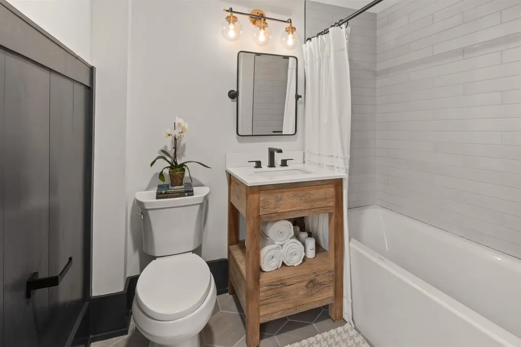 56 Turner Mill Lane Stowe VT 05672