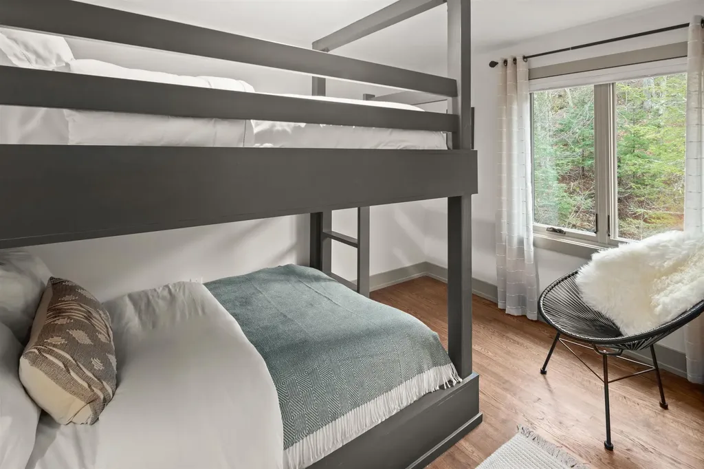 56 Turner Mill Lane Stowe VT 05672