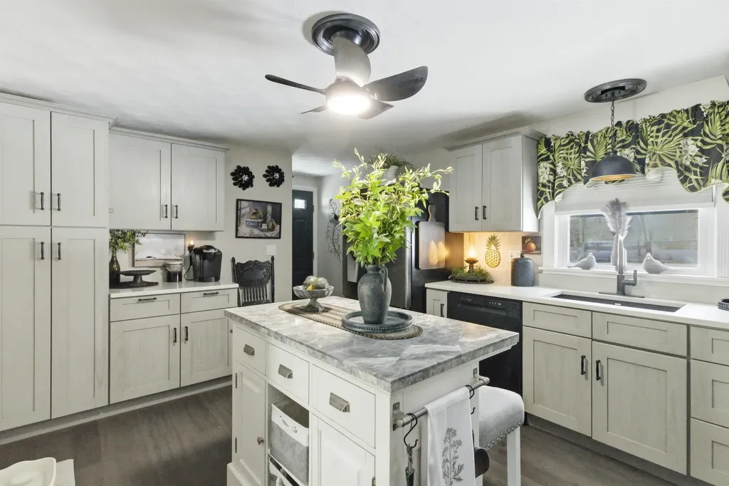 10 Frances Street Franklin NH 03235