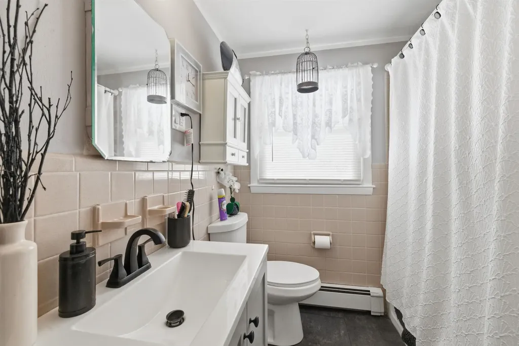 10 Frances Street Franklin NH 03235