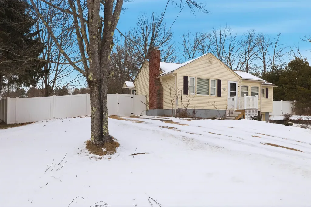 10 Frances Street Franklin NH 03235