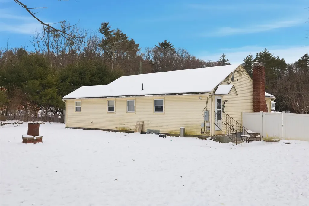 10 Frances Street Franklin NH 03235