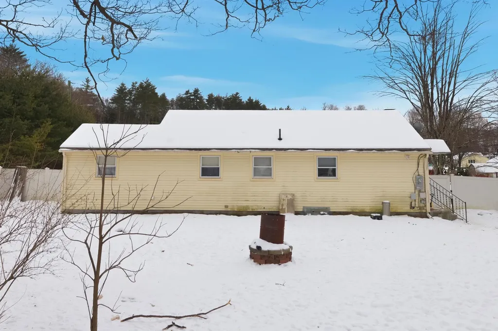 10 Frances Street Franklin NH 03235