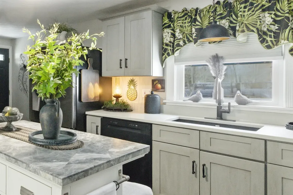 10 Frances Street Franklin NH 03235