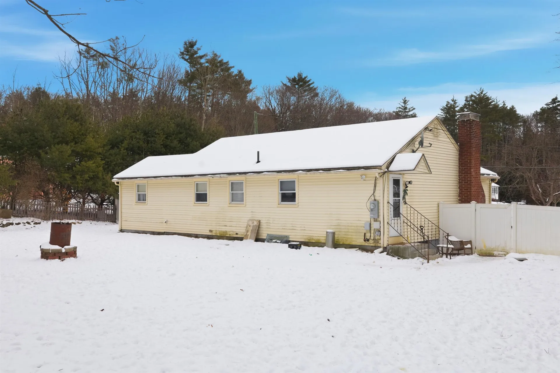 10 Frances Street Franklin NH 03235