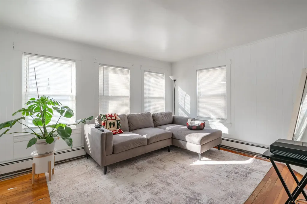 14 Pleasant Street Nashua NH 03060