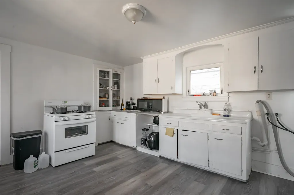 14 Pleasant Street Nashua NH 03060