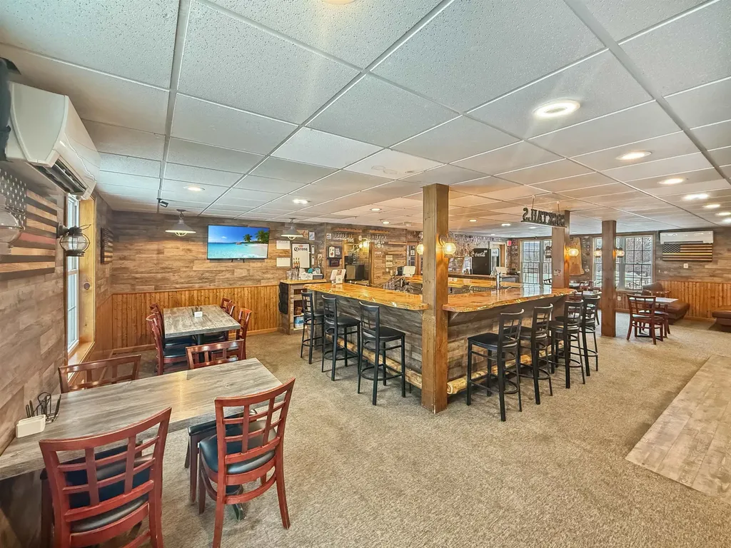 2772 N Main Street Pittsburg NH 03592