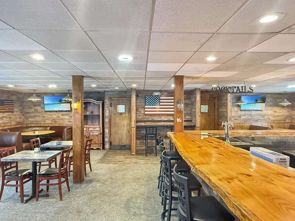 2772 N Main Street Pittsburg NH 03592