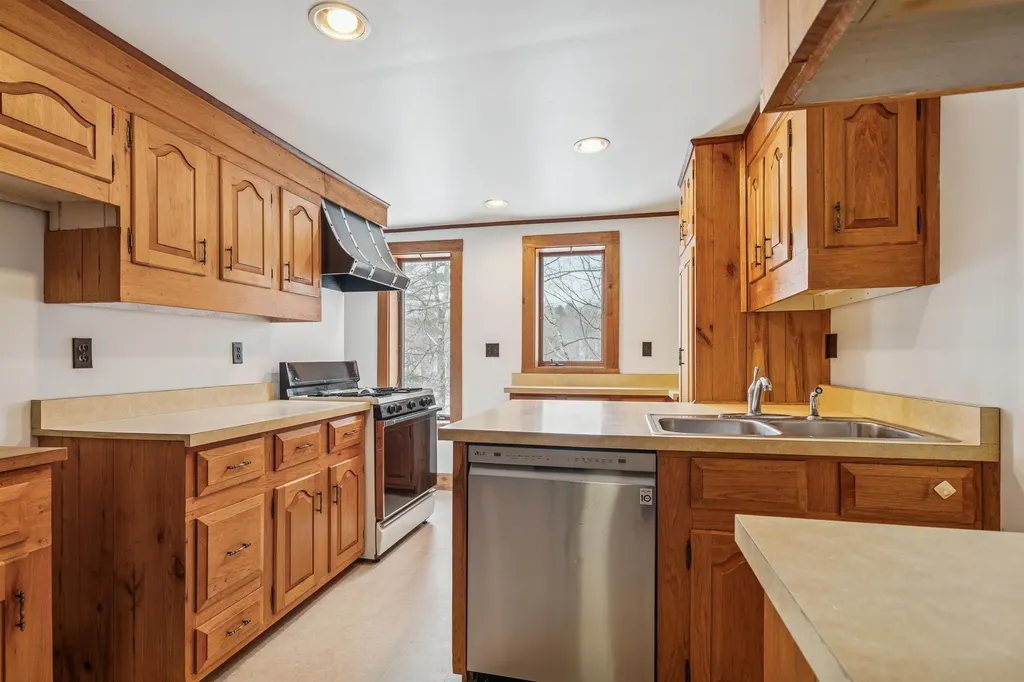 2504 Vt Route 12 Barnard VT 05045