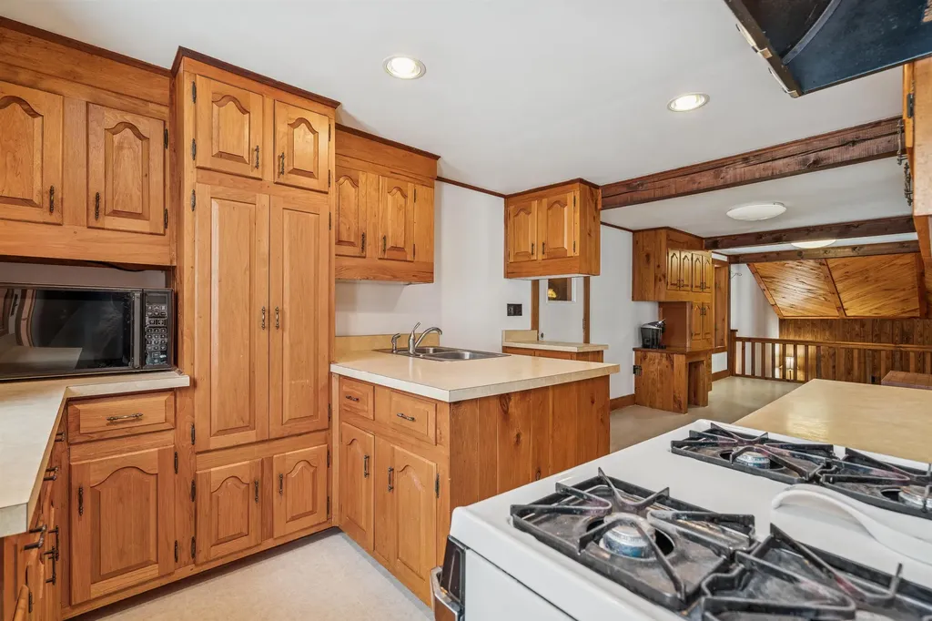 2504 Vt Route 12 Barnard VT 05045