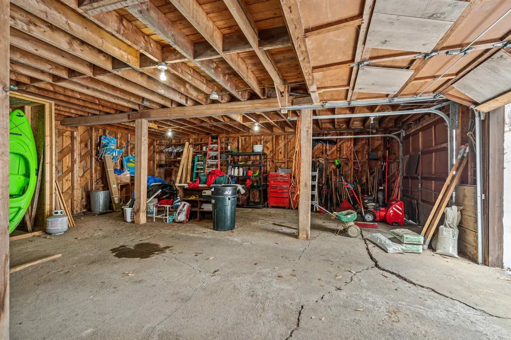 2504 Vt Route 12 Barnard VT 05045