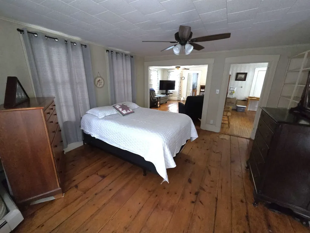 25 Pleasant Street Farmington NH 03835