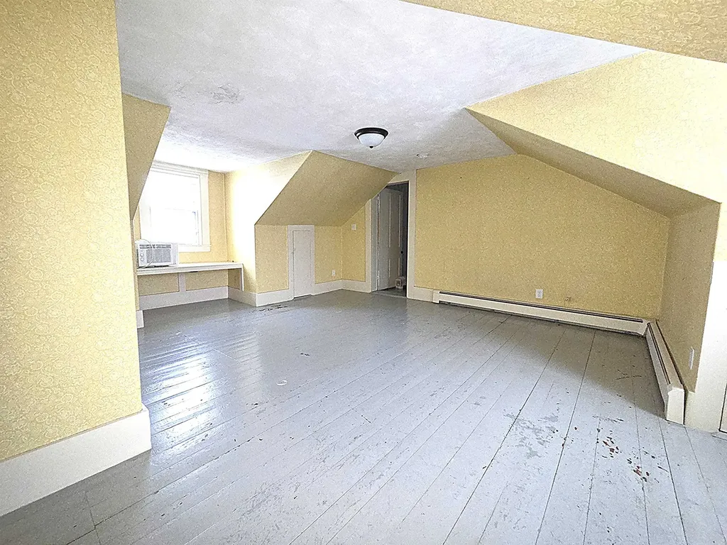 25 Pleasant Street Farmington NH 03835