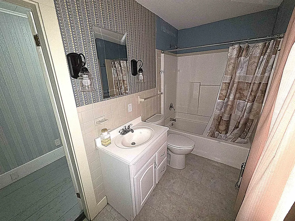 25 Pleasant Street Farmington NH 03835