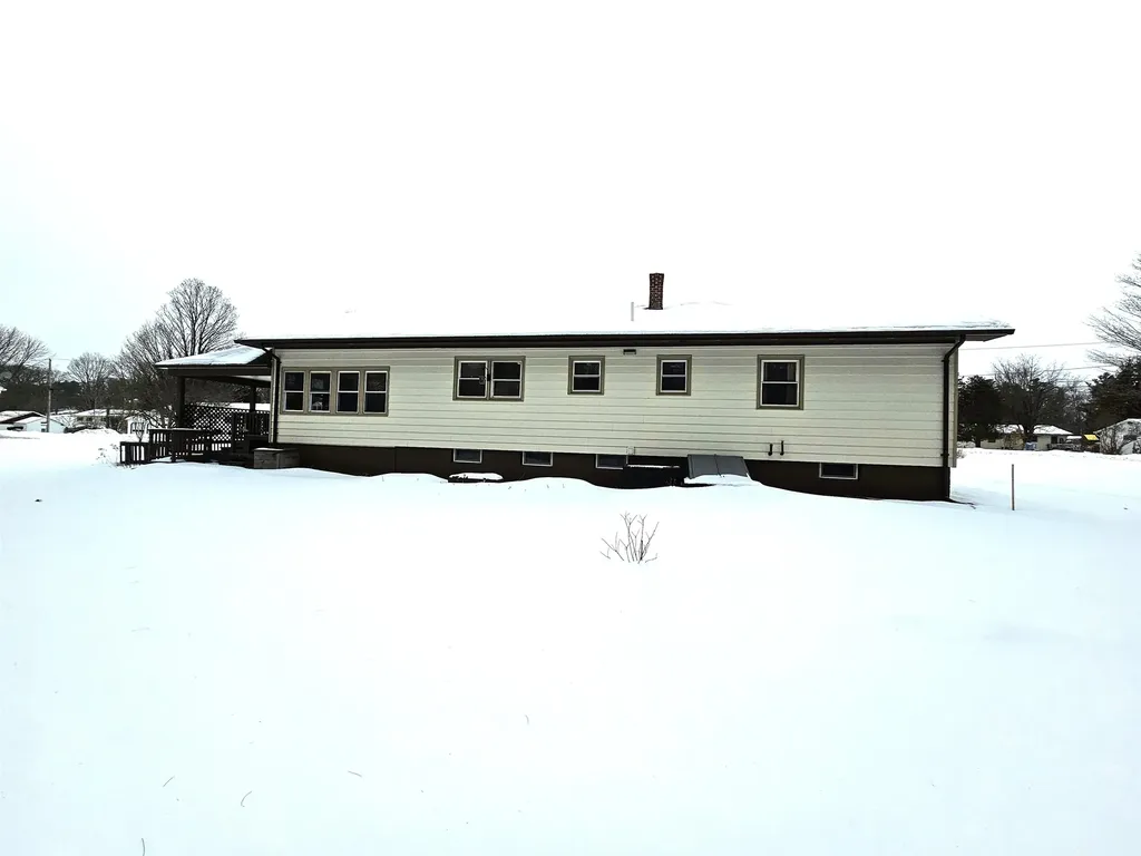 92 Pine Street Newport City VT 05855