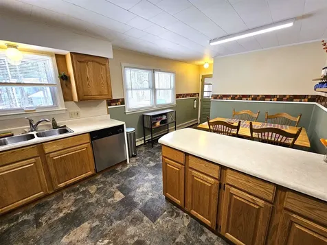 92 Pine Street Newport City VT 05855