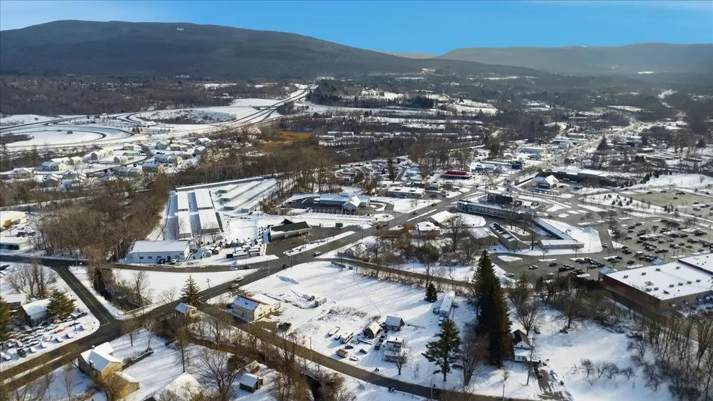 226-228 Northside Drive Bennington VT 05201