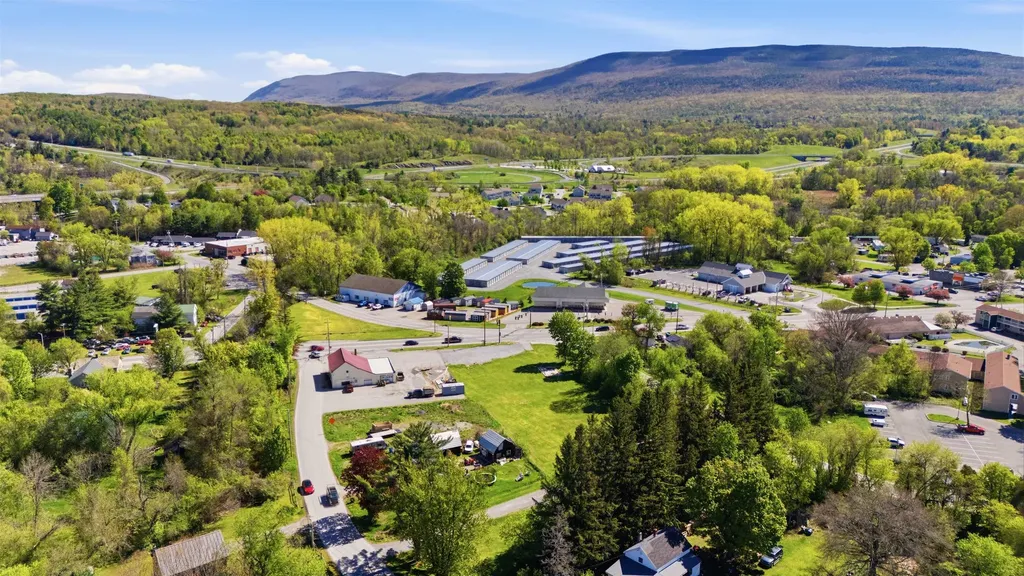 226-228 Northside Drive Bennington VT 05201