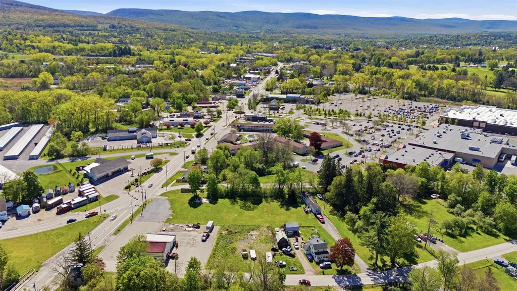 226-228 Northside Drive Bennington VT 05201