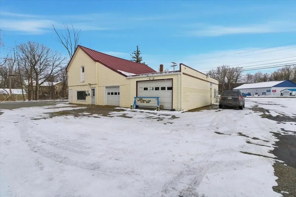 226-228 Northside Drive Bennington VT 05201