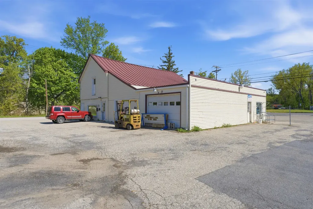226-228 Northside Drive Bennington VT 05201