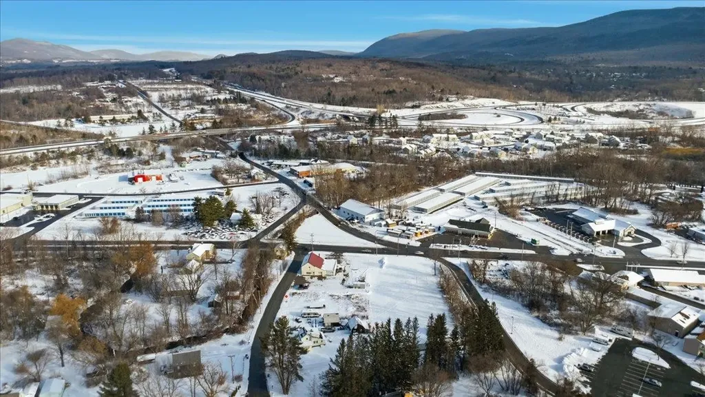 226-228 Northside Drive Bennington VT 05201