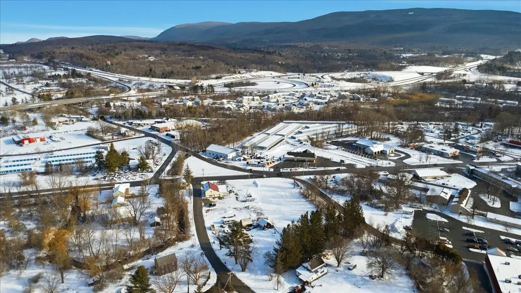 226-228 Northside Drive Bennington VT 05201