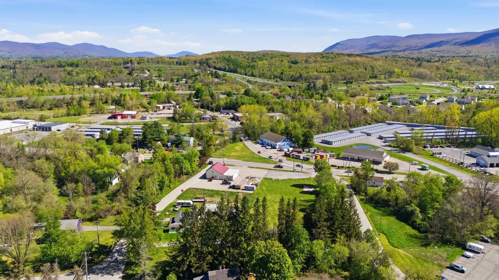 226-228 Northside Drive Bennington VT 05201