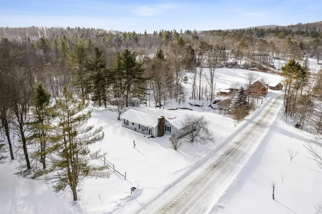 31 Lakota Road Barnard VT 05031