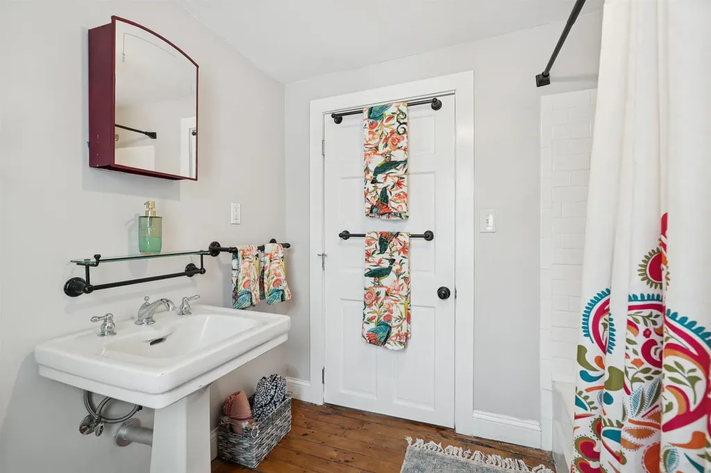 31 Lakota Road Barnard VT 05031