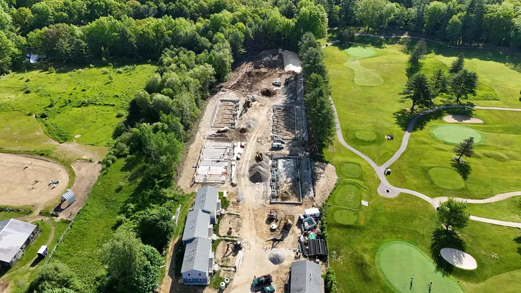 23 Birdie Grove Rochester NH 03839