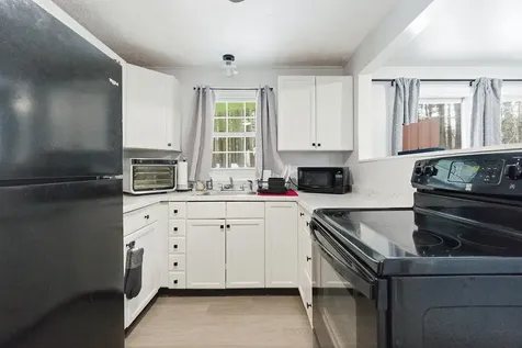 10 Woodburn Road Litchfield NH 03052