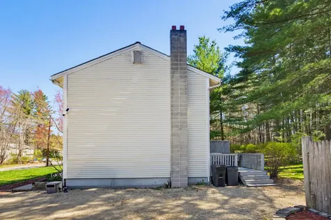 10 Woodburn Road Litchfield NH 03052