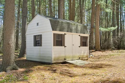 10 Woodburn Road Litchfield NH 03052