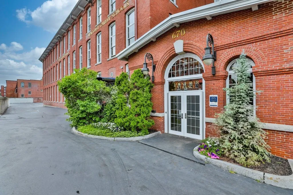 670 North Commercial Street Manchester NH 03101