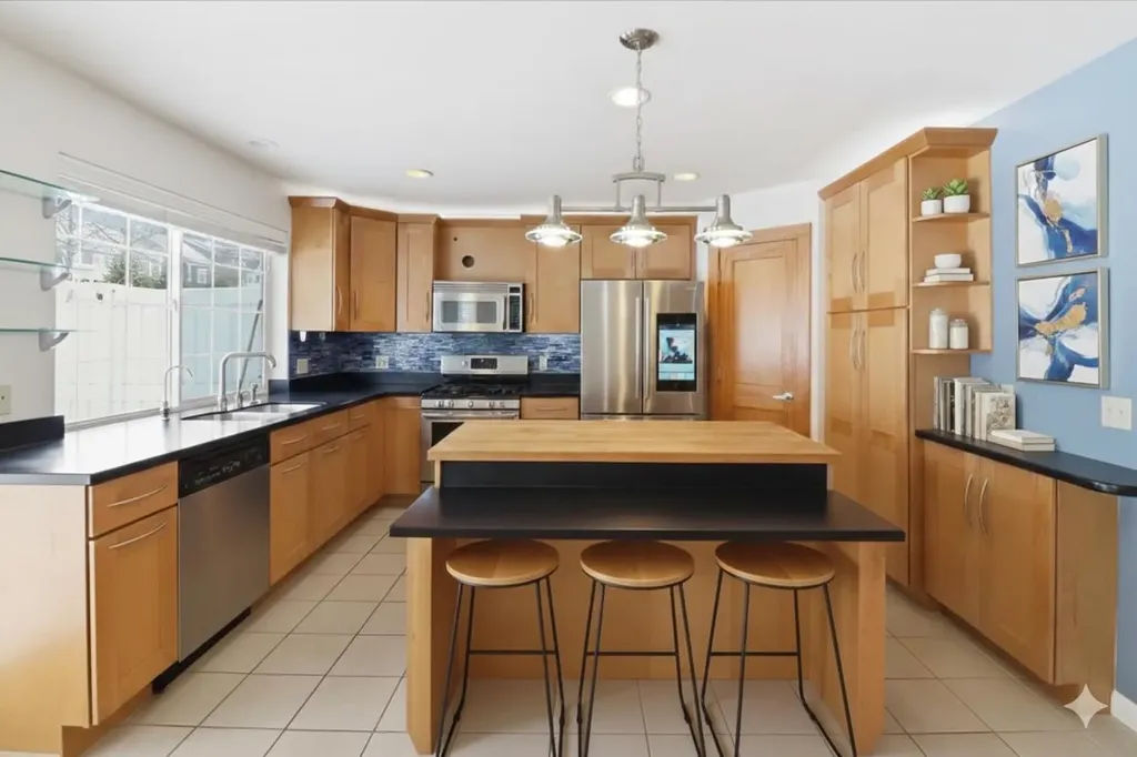 139 Stonington Circle South Burlington VT 05403