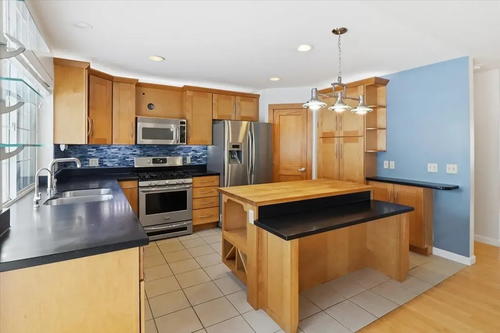 139 Stonington Circle South Burlington VT 05403