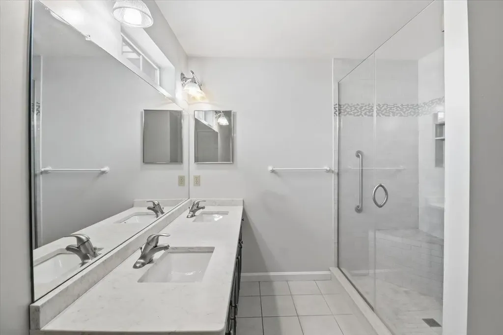 139 Stonington Circle South Burlington VT 05403