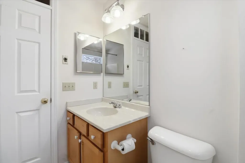 139 Stonington Circle South Burlington VT 05403