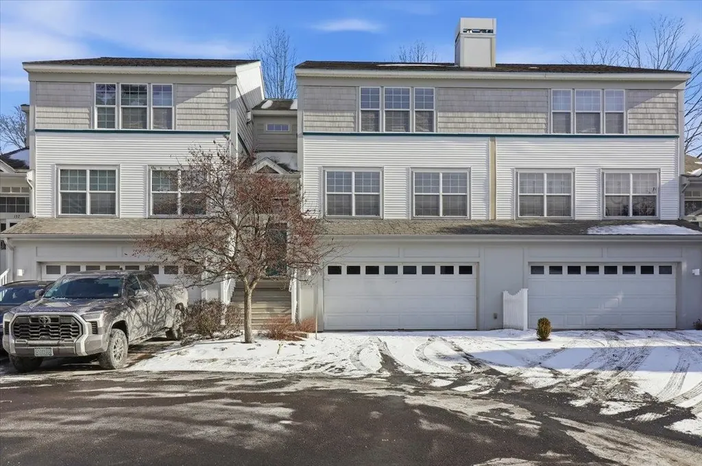 139 Stonington Circle South Burlington VT 05403