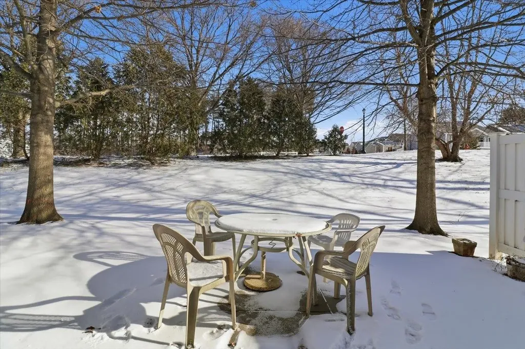 139 Stonington Circle South Burlington VT 05403